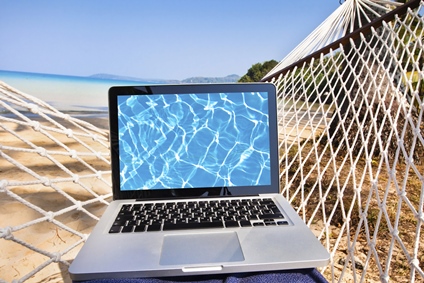 laptop-ocean
