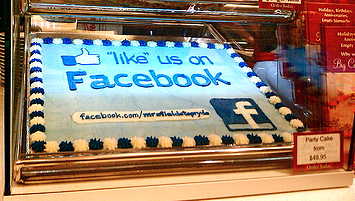 Facebook Like Cake resized 600