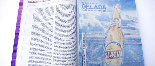 Ejemplo de anuncio impreso glacial en una revista.