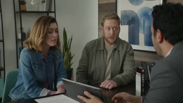Quickenloans programmatic TV ad featuring a couple discussing loan options with a QuickenLoans employee