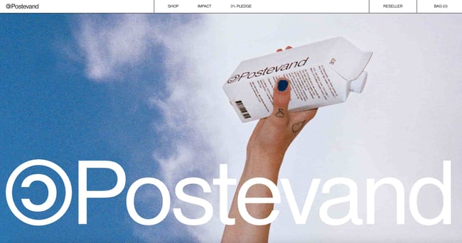 simple website examples: postevand shows a person with a water bottle 