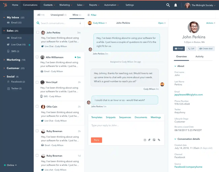 social media customer service: HubSpot conversations tool
