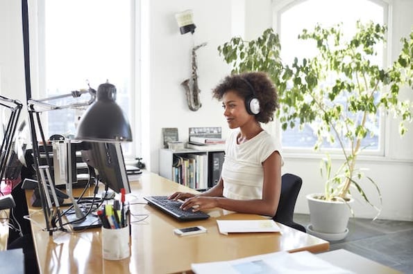 woman using traditional marketing tactic during meeting