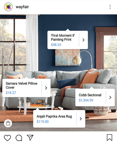 Campanha de marketing digital da Wayfair usando tags de compras do Instagram em uma foto da mobília da sala de estar