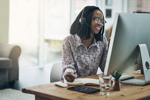 How to host a lunch club at work—and why you should