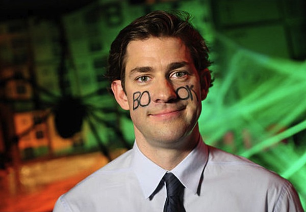 Jim Halpert dressed as Facebook for office Halloween party