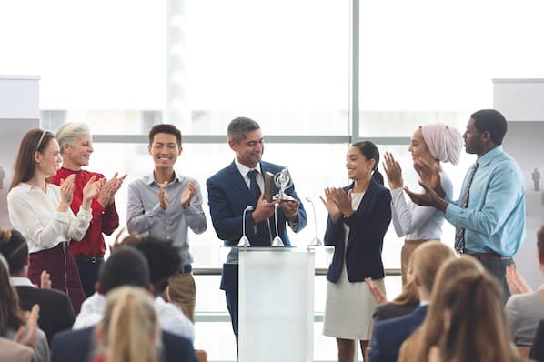 10 Awards You Should Give Out to Fire Up Your Sales Team