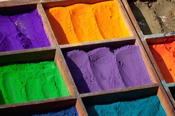 using colored sand to symbolize demographic segmentation