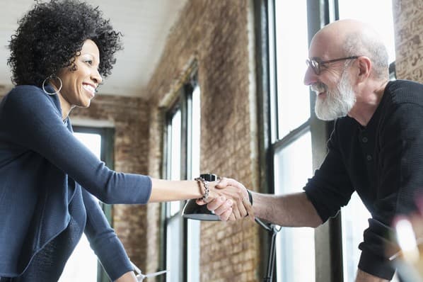 How to Make a Good First Impression: 14 Tips to Try
