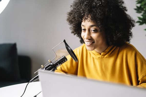 15 Best Motivational Podcasts You Need to Hear