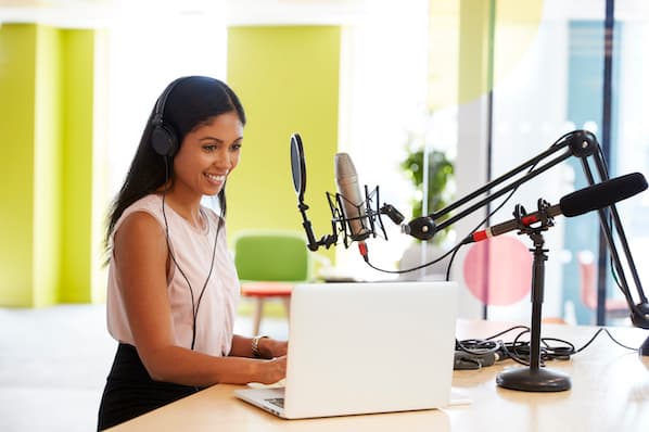 podcast advertising - Podcast Advertising: 5 Experts Reveal Their Secrets