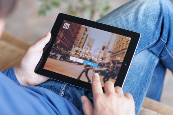 Social Selling on LinkedIn: The Ultimate Guide